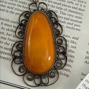 Elegant vintage Lithuanian, amber Pendant Necklace